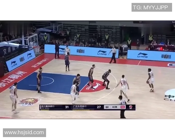 武汉篮球队全方位压制对手的得失分析与战术探讨